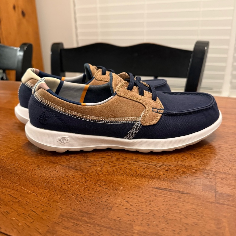 Sketchers goga mat Navy and Tan Casual women’s Shoes